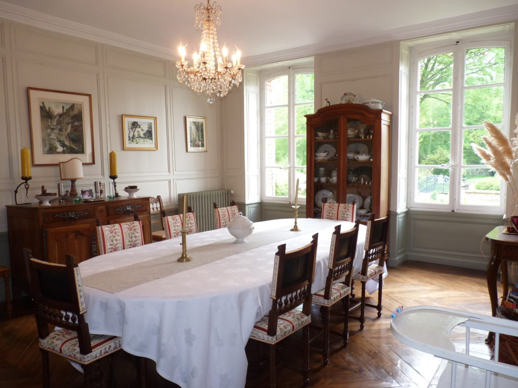 Salle pour les petits déjeuners des chambres d'hôtes